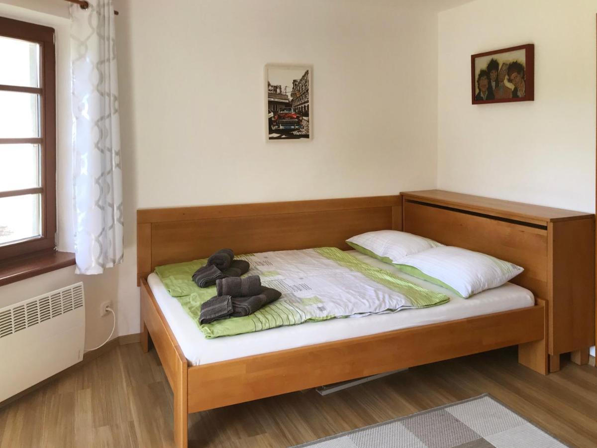 Ferienwohnung Apartman Hosin Hluboká nad Vltavou Exterior foto